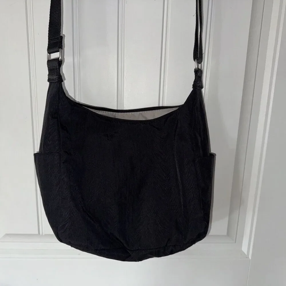 Baggallini black every